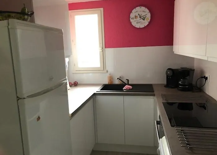 Villa Mitoyenne 6 Pers Avec Piscine, Parking, Clim - Fr-1-607-155 * Agde