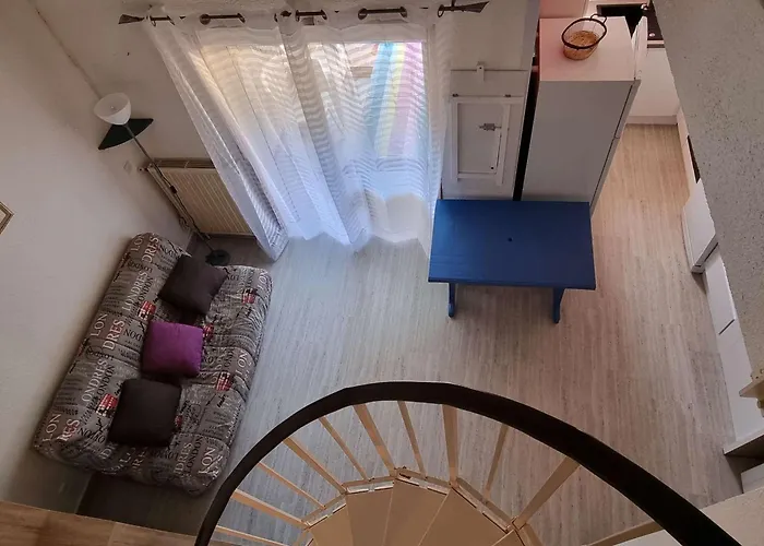 Villa Mitoyenne 6 Pers Avec Piscine, Parking, Clim - Fr-1-607-155